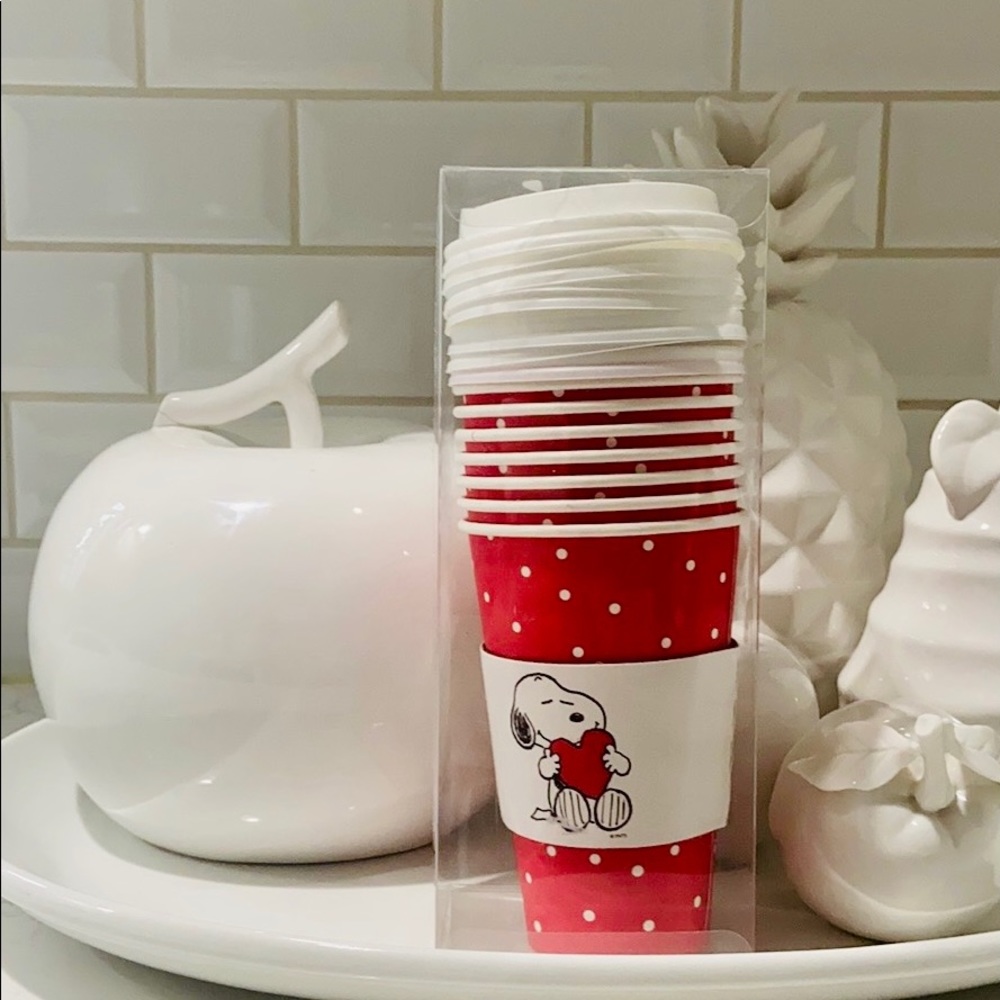 Graphique set of 8 snoopy travel cups